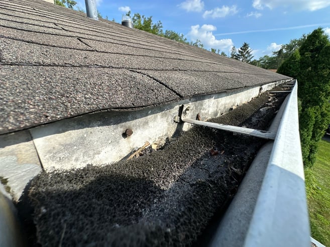 gutter_closeup