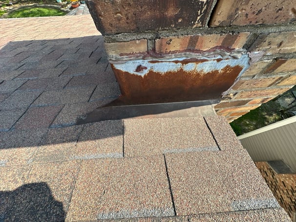 worn-chimney-flashing